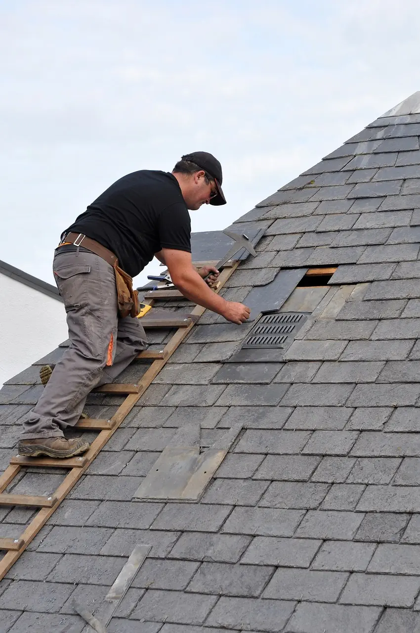 roofer-2967759_1280 waiting to handle that roof issue